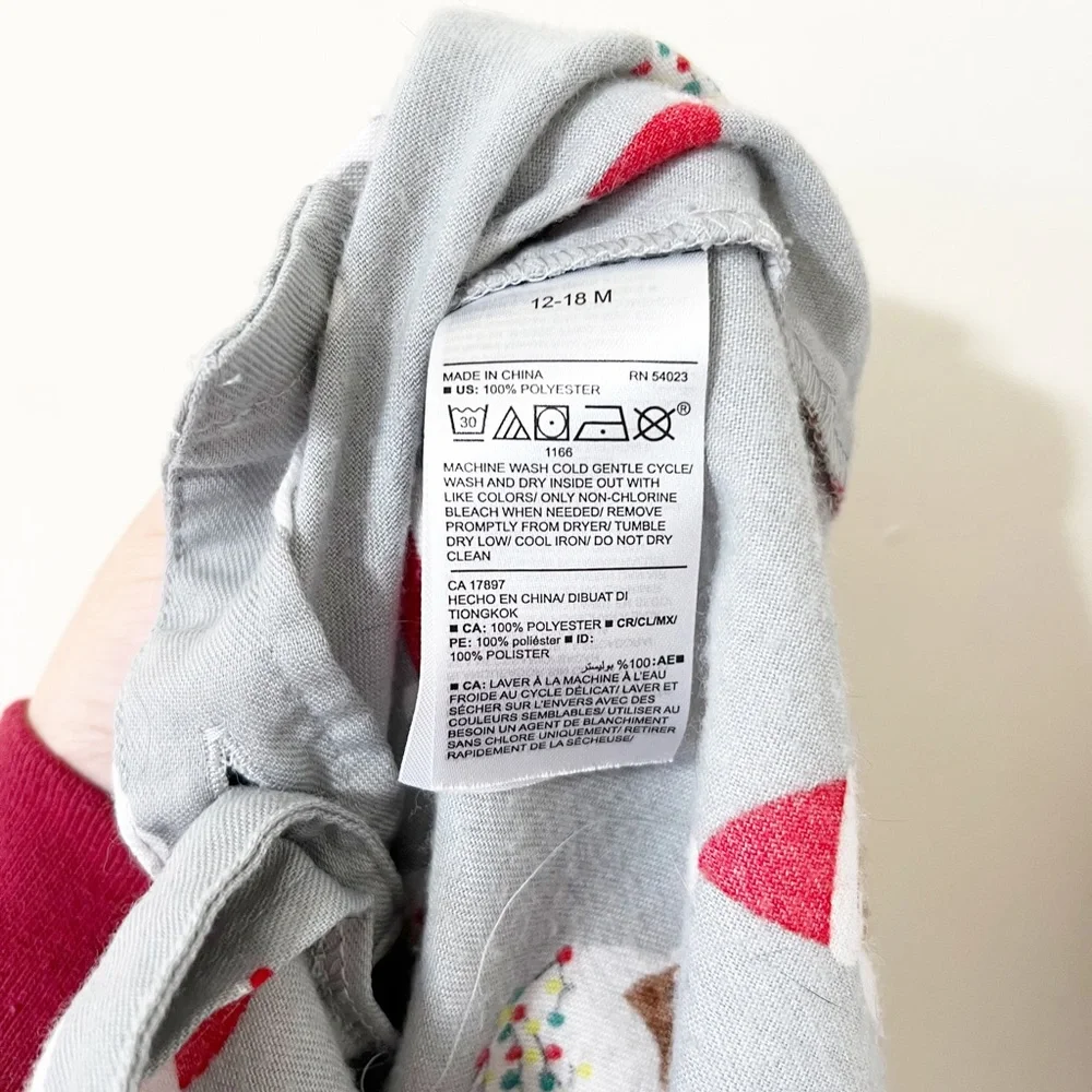 Old Navy Unisex Holiday-Print Santa Walnut Pajama Set Size 12-18 Months - Picture 9 of 11